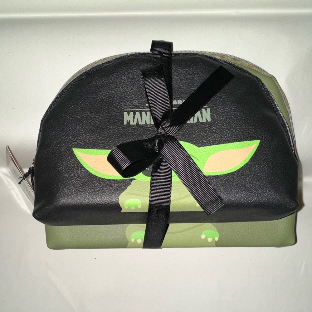 DISNEY STAR WARS DANI THE MANDALORIAN Baby Yoda Pouch Make-up Bag Med/Lg NWT